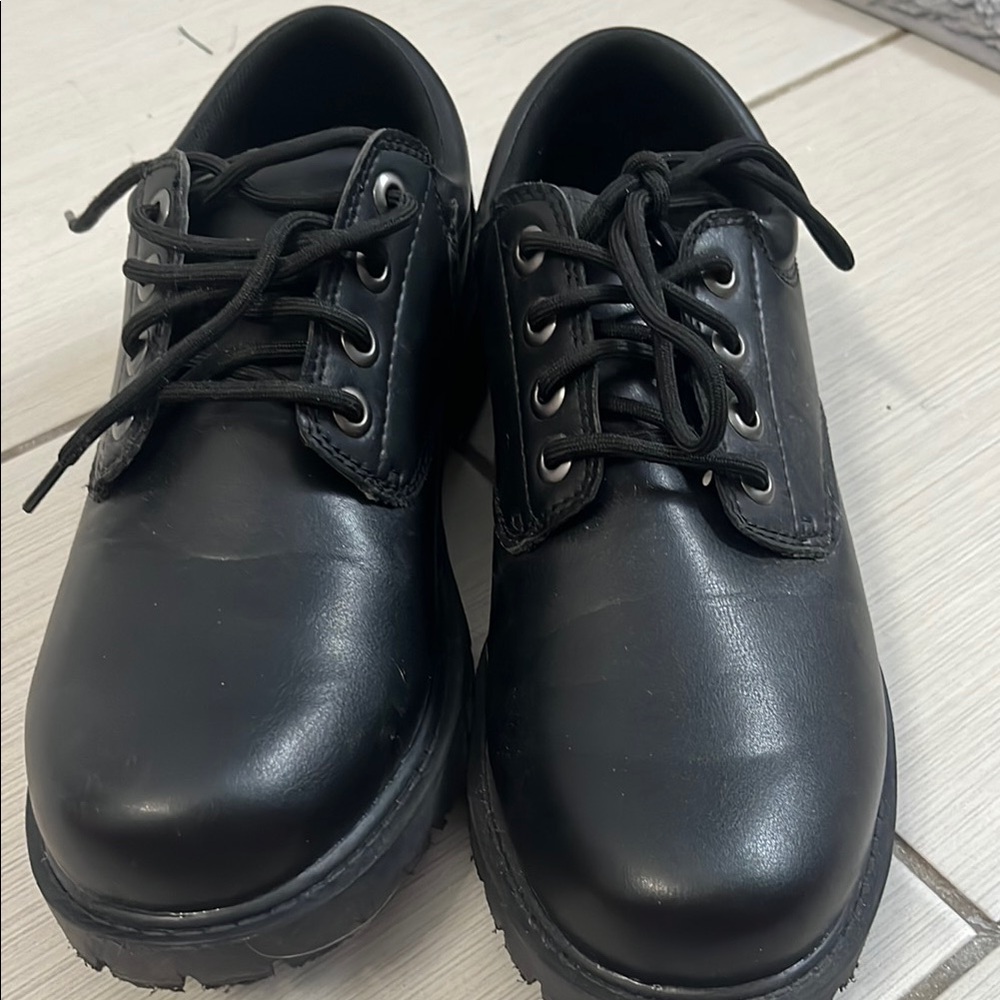 Tredsafe Classic Black Leather Shoes